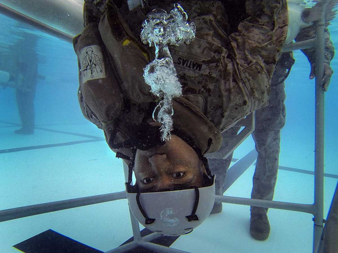 Đặc nhiệm hải quân Mỹ: Bơi phải giỏi hơn đi bộ